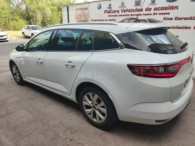 Usado Renault Mégane GrandTour Business 95 CV (69 kW) 2020 Blanco Familiar