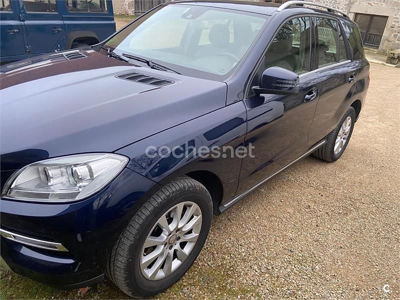 Azul Usado 2015 Mercedes ML250 SUV | 22.500 € (Buen precio) - Imagen 1/4
