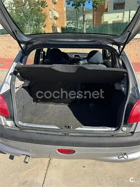 Usado Peugeot 206 75 CV (55 kW) 2000 Gris / plata Berlina