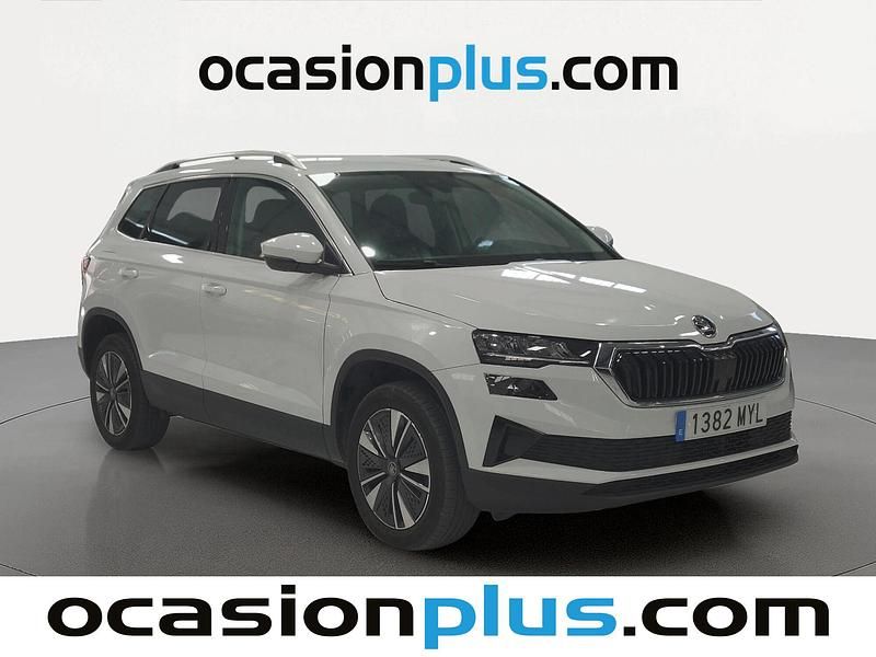 Usado Skoda Karoq Selection 116 CV (85 kW) 2025 Blanco SUV