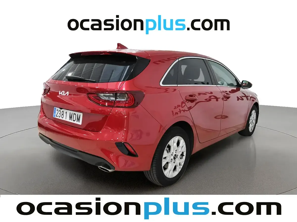 Usado Kia Ceed 100 CV (73 kW) 2023 Rojo Utilitario
