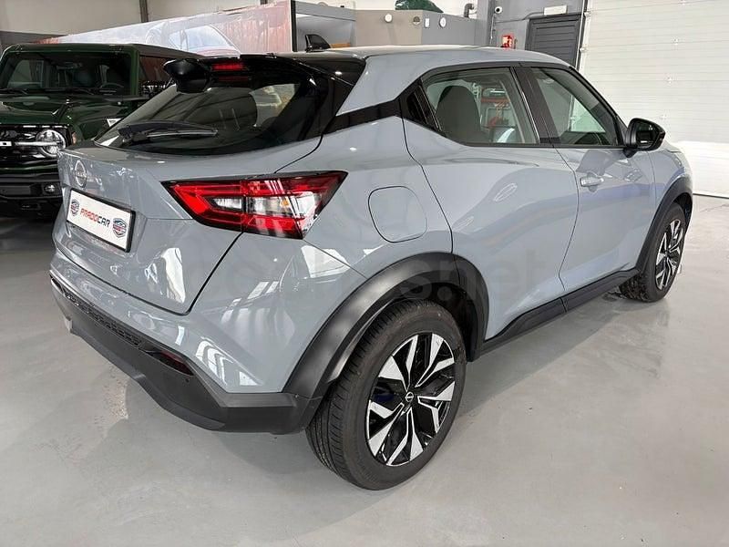 Usado Nissan Juke Acenta 114 CV (83 kW) 2023 Gris / plata SUV