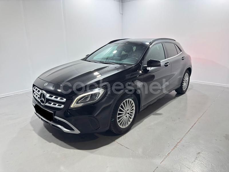 Negro Usado 2020 Mercedes GLA180 SUV | 22.499 € (Buen precio) - Imagen 1/4