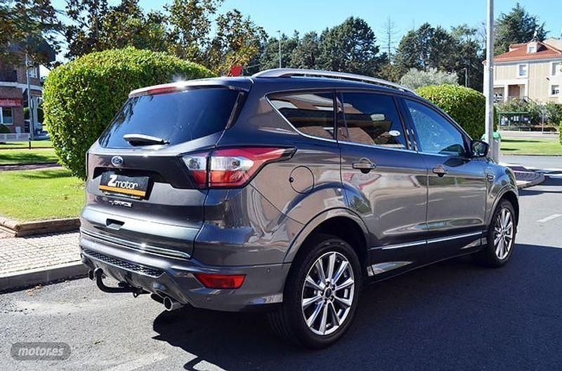 Usado Ford Kuga Vignale 180 CV (132 kW) 2016 Gris SUV