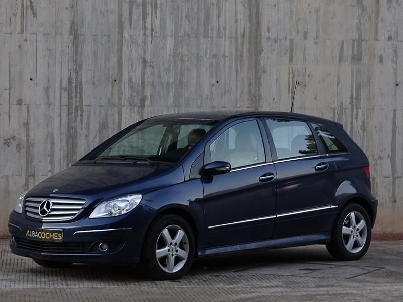 Usado Mercedes B180 109 CV (80 kW) 2007 Azul Monovolumen