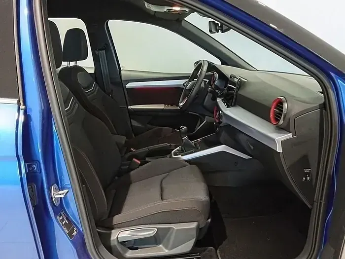 Usado Seat Arona FR 115 CV (84 kW) 2024 Azul SUV