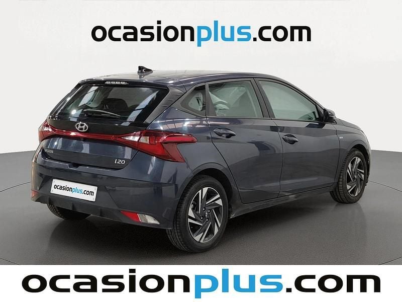 Usado Hyundai i20 100 CV (73 kW) 2022 Gris Utilitario