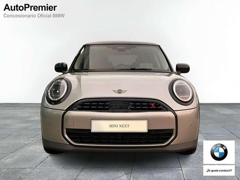 Usado Mini Cooper Essential 204 CV (150 kW) 2024 Plateado Utilitario