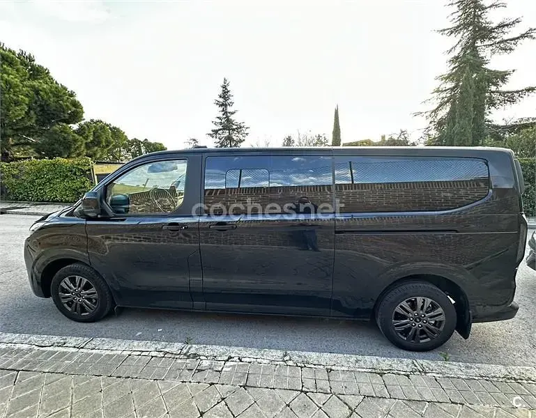 Usado Ford Tourneo Titanium X 185 CV (136 kW) 2023 Negro Monovolumen