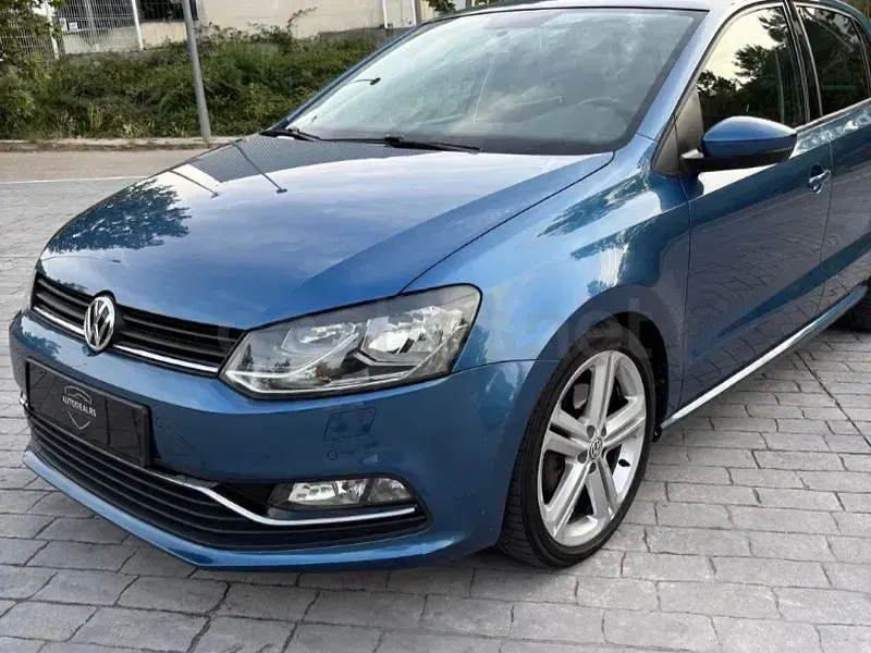 Usado VW Polo Sportline 110 CV (80 kW) 2015 Azul Berlina