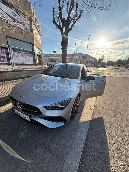 Usado Mercedes CLA200 163 CV (119 kW) 2024 Gris / plata Berlina