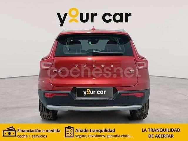 Usado Volvo XC40 Momentum 163 CV (119 kW) 2022 Rojo SUV