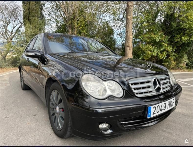 Usado Mercedes C220 Classic 150 CV (110 kW) 2006 Negro Berlina