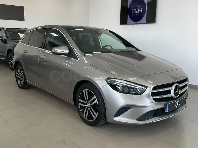 Usado Mercedes B180 116 CV (85 kW) 2020 Gris / plata Utilitario