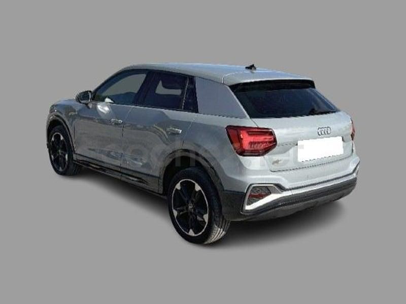 Usado Audi Q2 S-Line 116 CV (85 kW) 2022 Gris / plata SUV