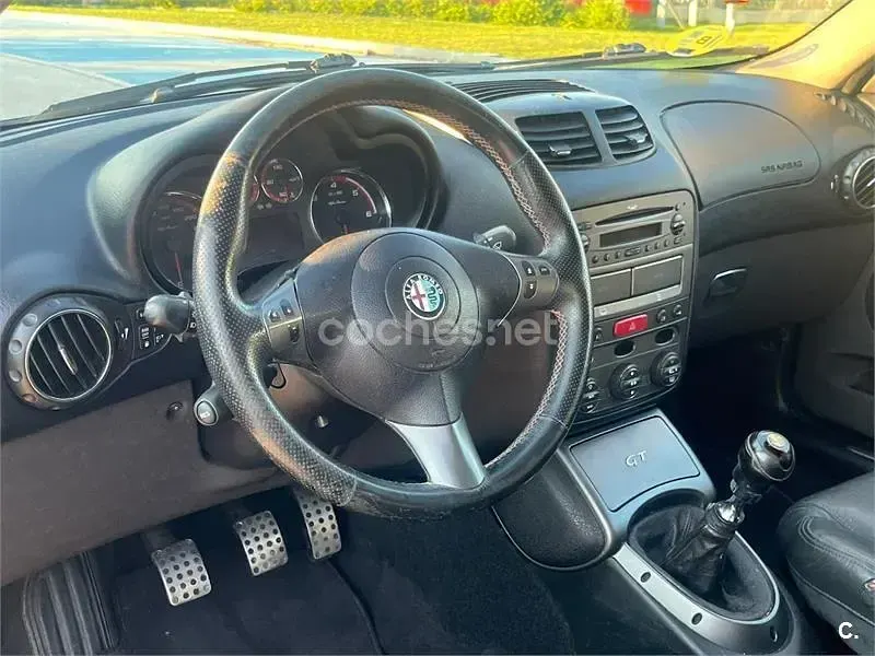 Usado Alfa Romeo GT Distinctive 150 CV (110 kW) 2007 Negro Coupe