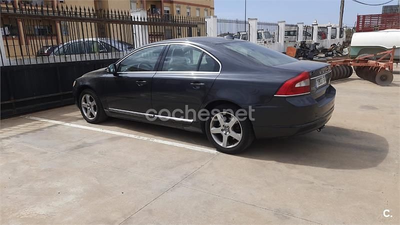 Gris / plata Usado 2010 Volvo S80 Momentum Berlina | 4000 € - Imagen 1/4