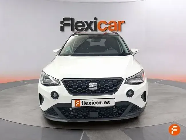 Usado Seat Arona Reference 95 CV (69 kW) 2021 Blanco SUV