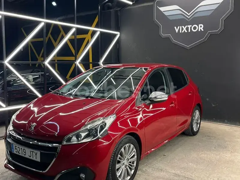 Usado Peugeot 208 Style 82 CV (60 kW) 2016 Rojo Utilitario