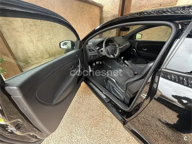 Usado Renault Mégane Trophy 275 CV (202 kW) 2015 Negro Coupe