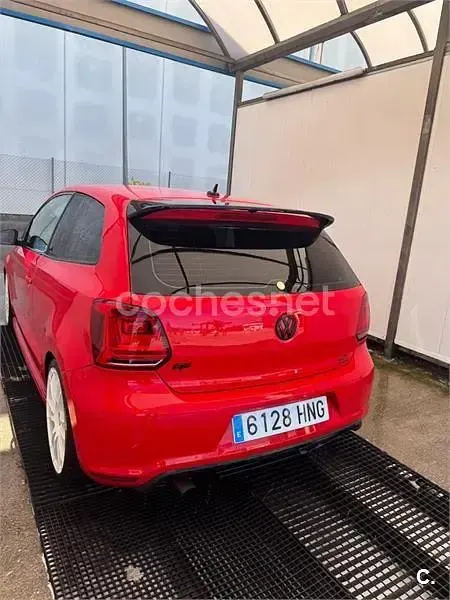 Usado VW Polo Sport 90 CV (66 kW) 2013 Rojo Utilitario