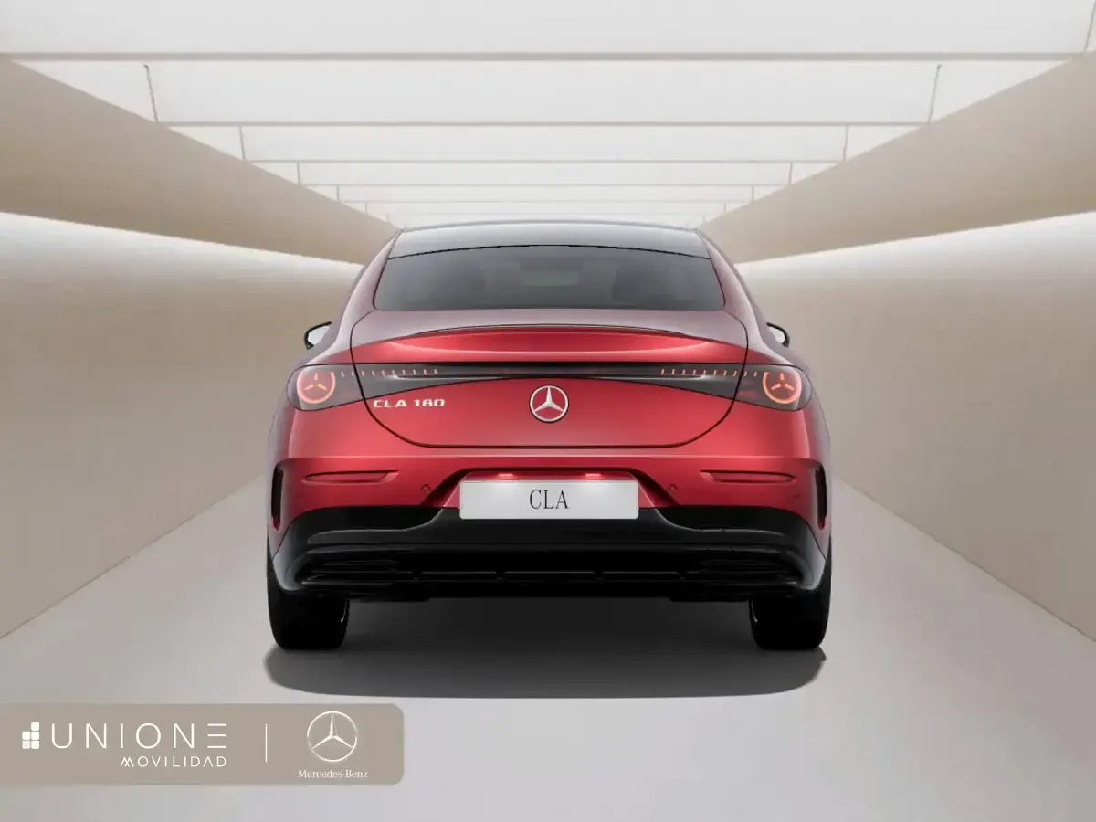 Nuevo Mercedes CLA180 73 CV (53 kW) 2026 Rojo Berlina