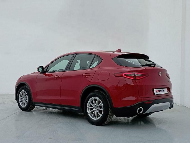 Usado Alfa Romeo Stelvio Business 160 CV (117 kW) 2019 Rojo SUV