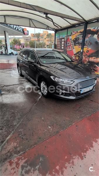 Usado Ford Mondeo Vignale 150 CV (110 kW) 2016 Gris / plata Familiar