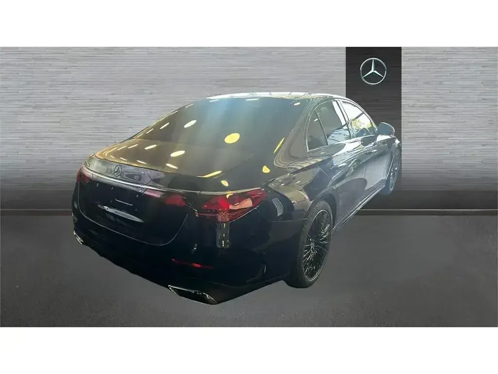 Nuevo Mercedes E220 197 CV (144 kW) 2026 Azul Berlina