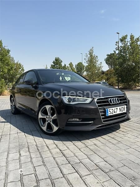 Negro Usado 2013 Audi A3 Attraction Berlina | 9500 € (Buen precio) - Imagen 1/4