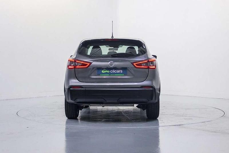 Usado Nissan Qashqai Acenta 131 CV (96 kW) 2018 Gris SUV