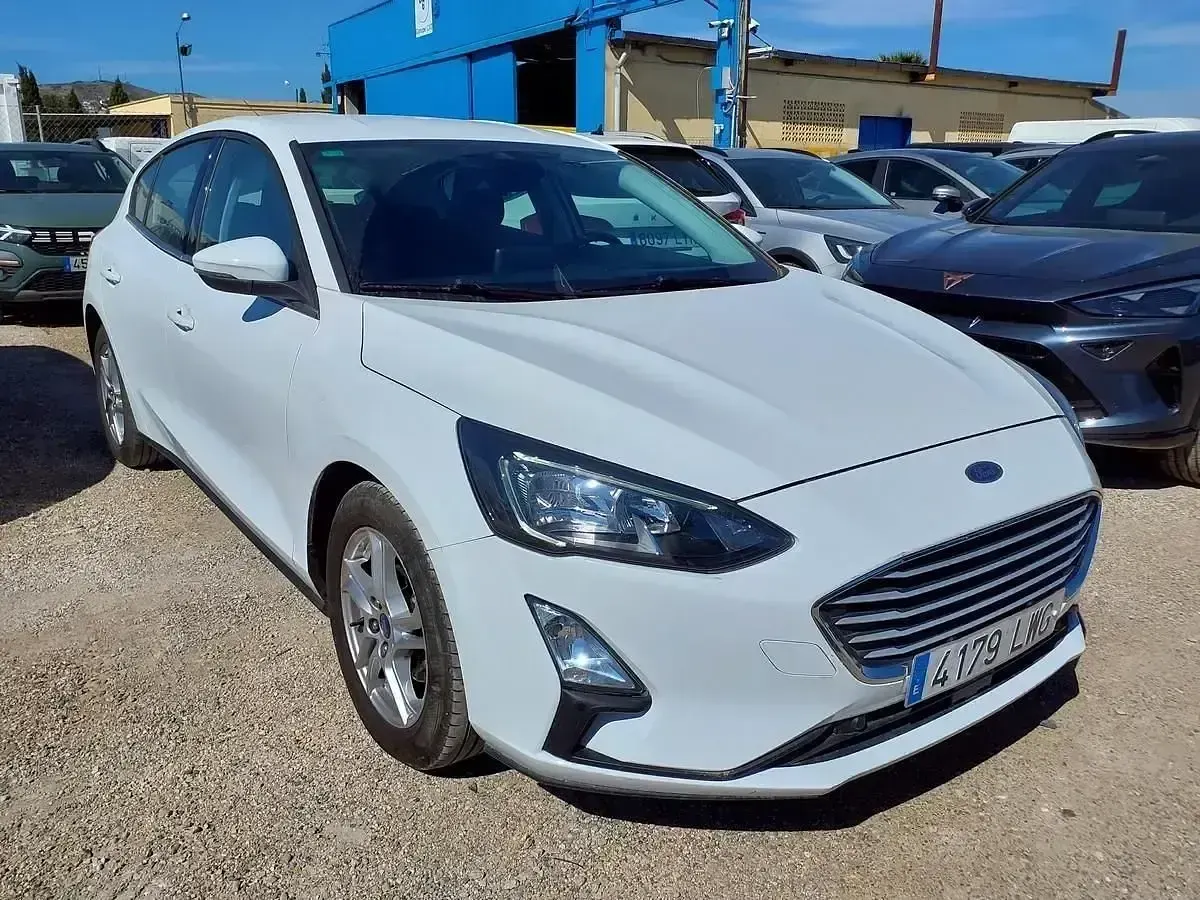 Usado Ford Focus Trend+ 120 CV (88 kW) 2022 Blanco Berlina