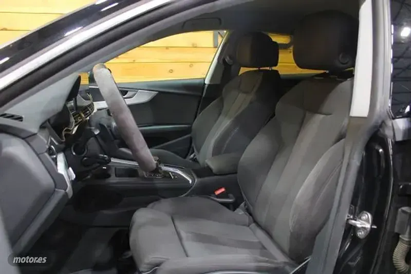 Usado Audi A5 Sportback Advanced Plus 163 CV (119 kW) 2022 Negro Utilitario
