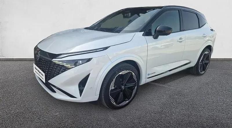 Usado Nissan Qashqai 190 CV (139 kW) 2025 Lunar white con techo midnight SUV