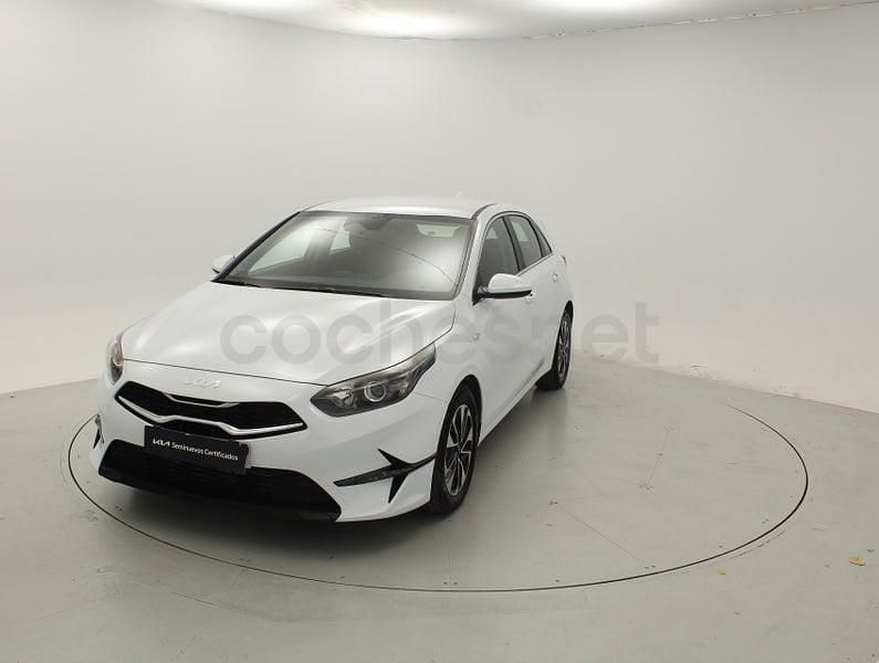 Usado Kia Ceed 100 CV (73 kW) 2025 Blanco Utilitario