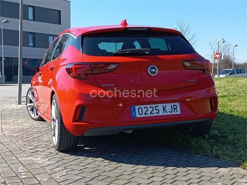 Usado Opel Astra 150 CV (110 kW) 2018 Rojo Berlina