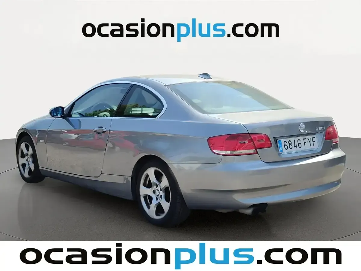 Usado BMW 325 218 CV (160 kW) 2007 Gris Coupe