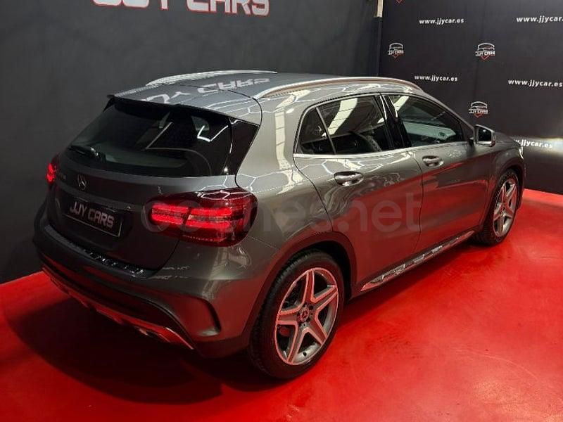 Usado Mercedes GLA180 122 CV (89 kW) 2019 Gris / plata SUV