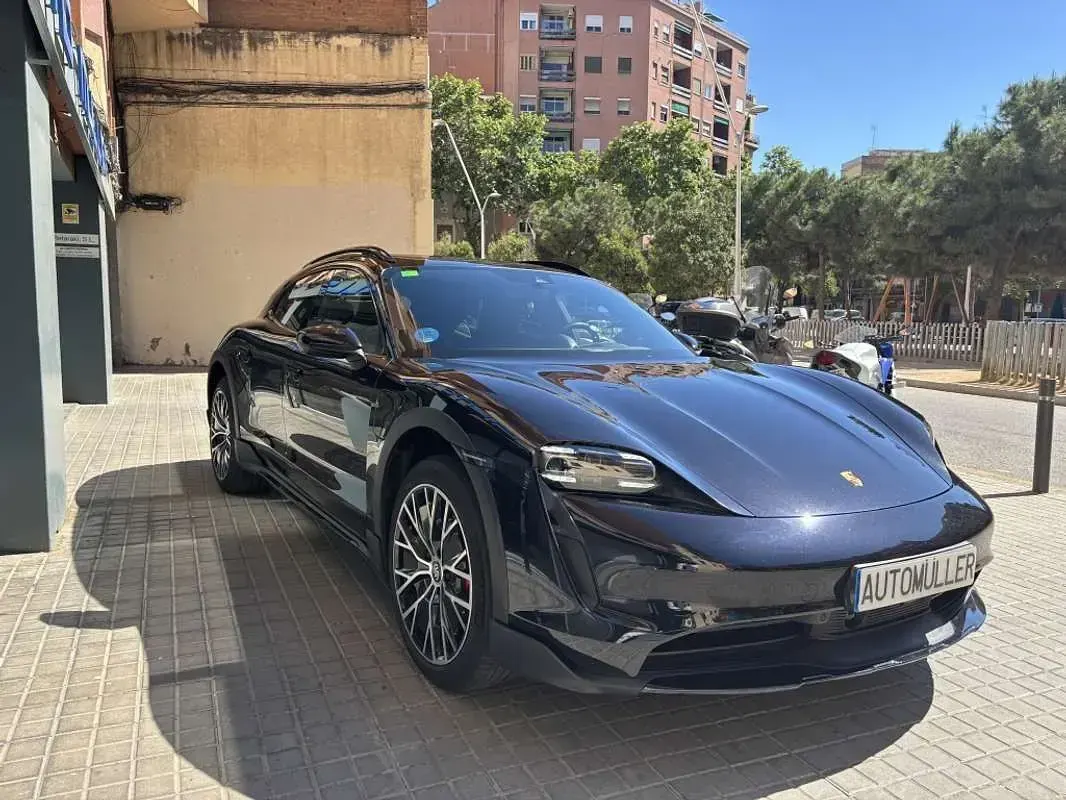 Usado Porsche Taycan 422 kW (574 CV) 2022 Negro Familiar