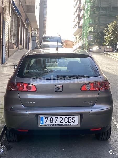 Usado Seat Ibiza Stella 64 CV (47 kW) 2002 Gris / plata Utilitario