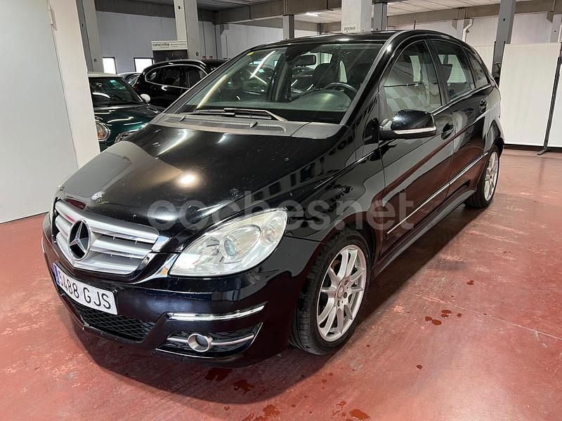 Usado Mercedes B180 109 CV (80 kW) 2008 Negro Monovolumen
