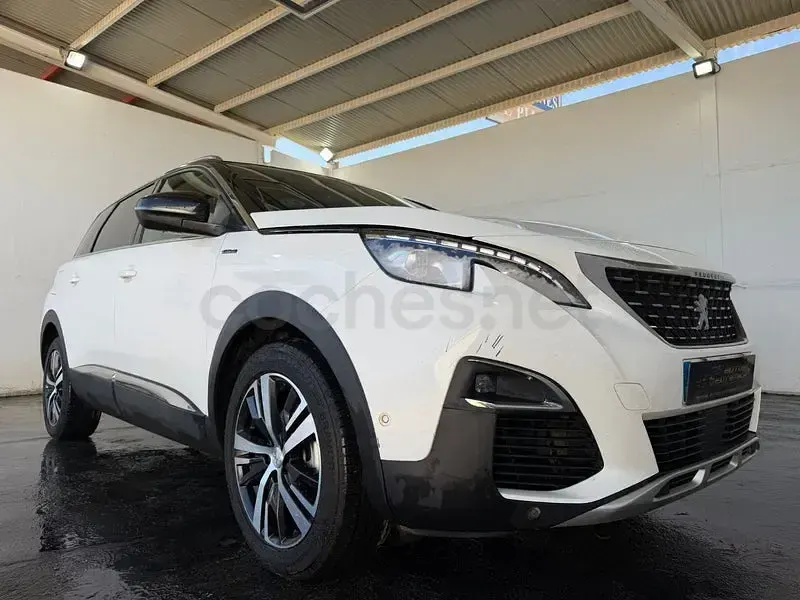 Usado Peugeot 5008 GT-line 130 CV (95 kW) 2020 Blanco SUV