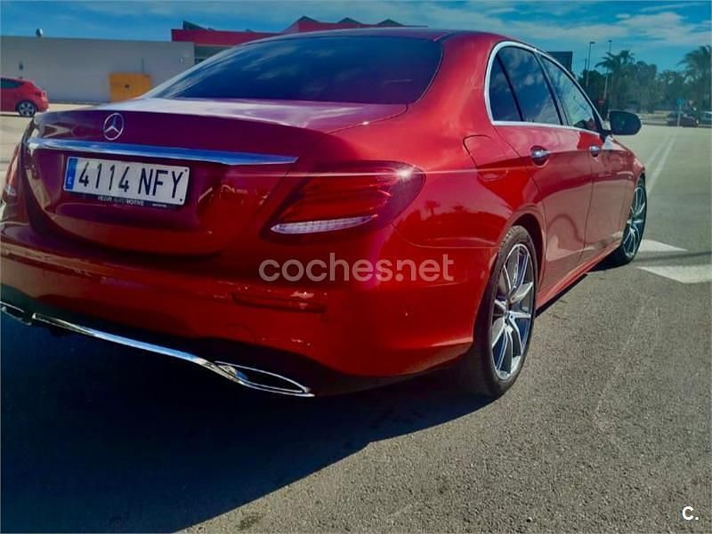 Usado Mercedes E220 194 CV (142 kW) 2020 Rojo Berlina