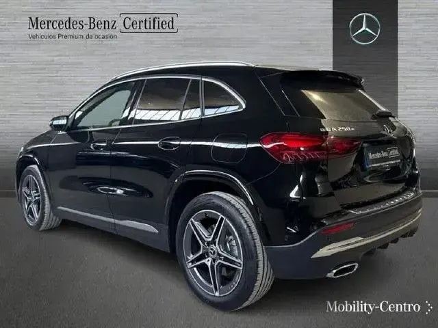 Usado Mercedes GLA250 218 CV (160 kW) 2025 Negro noche SUV