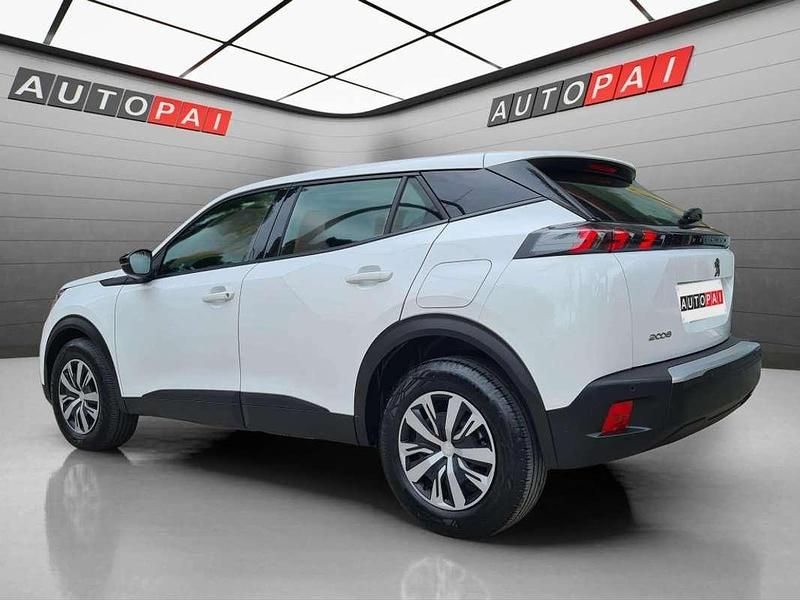 Usado Peugeot 2008 Active 110 CV (80 kW) 2021 Blanco SUV