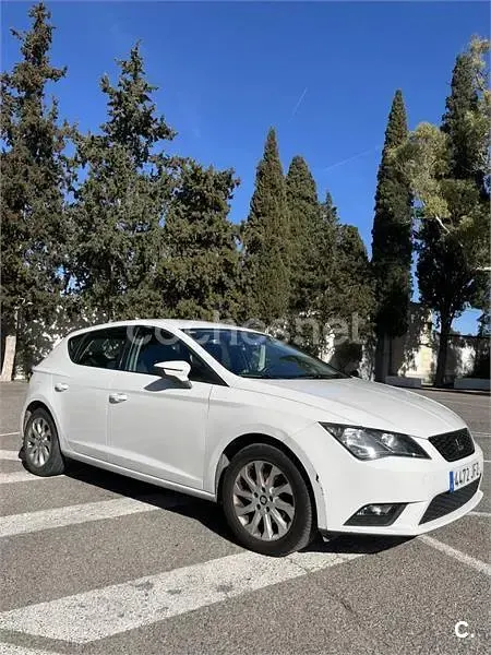 Usado Seat Leon Reference 105 CV (77 kW) 2015 Blanco Berlina