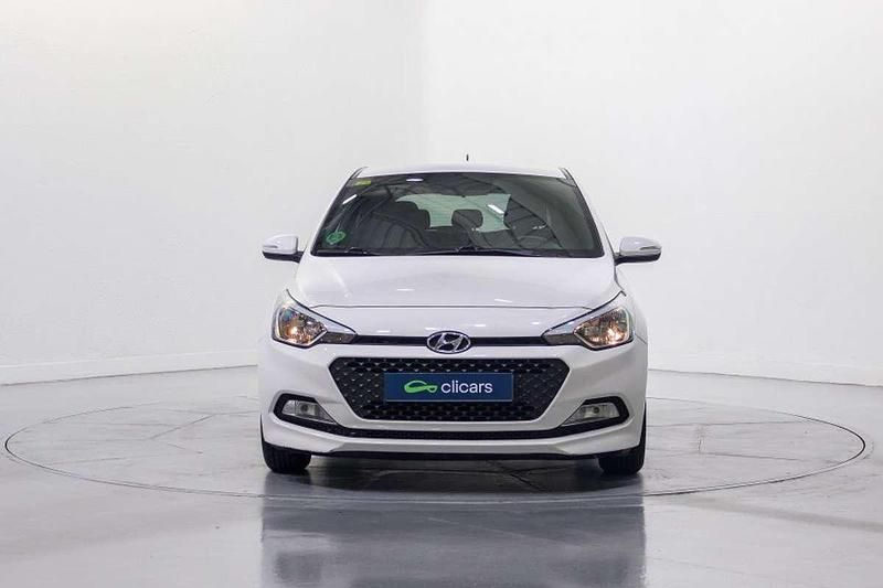 Usado Hyundai i20 84 CV (61 kW) 2018 Blanco Utilitario