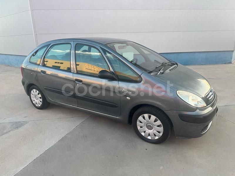 Usado Citroën Xsara Picasso Exclusive 110 CV (80 kW) 2005 Gris / plata Monovolumen