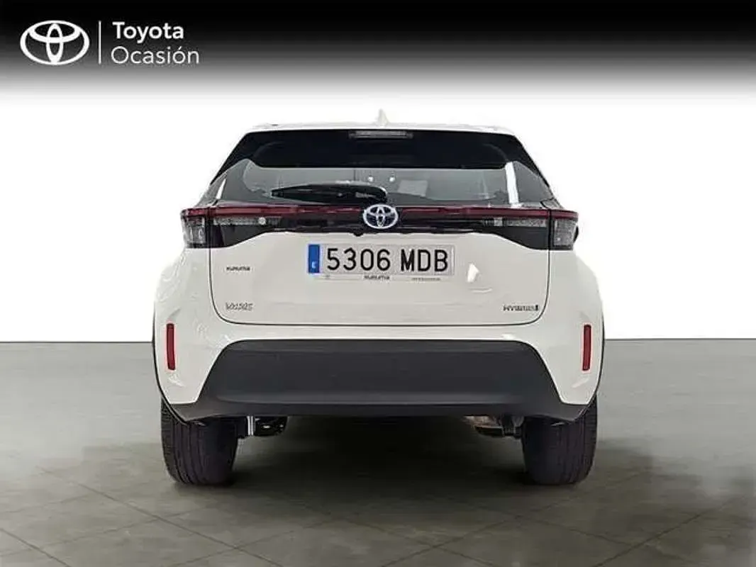 Usado Toyota Yaris Cross Active 116 CV (85 kW) 2022 Blanco SUV
