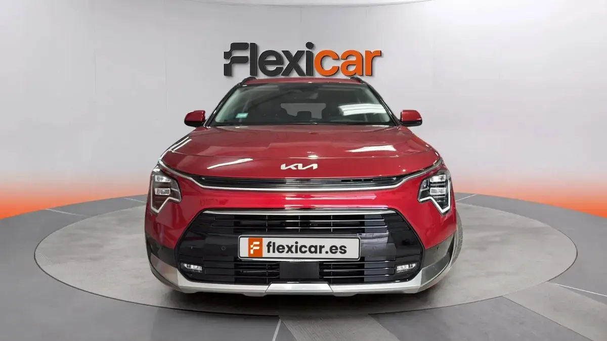 Usado Kia Niro 141 CV (103 kW) 2023 Granate SUV